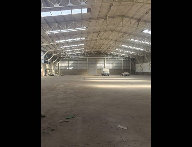 5,699M² WAREHOUSE FOR SALE IN ALBERTON NORTH
